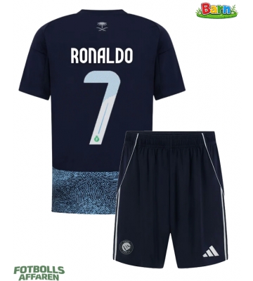 Al-Nassr Cristiano Ronaldo #7 Bortaställ Barn 2025-26 Kortärmad (+ Korta byxor)